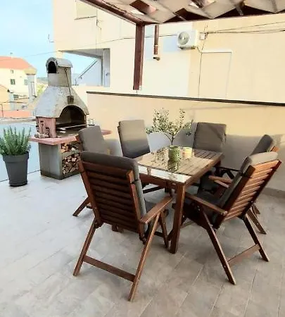 Apartment Apartman Ana *